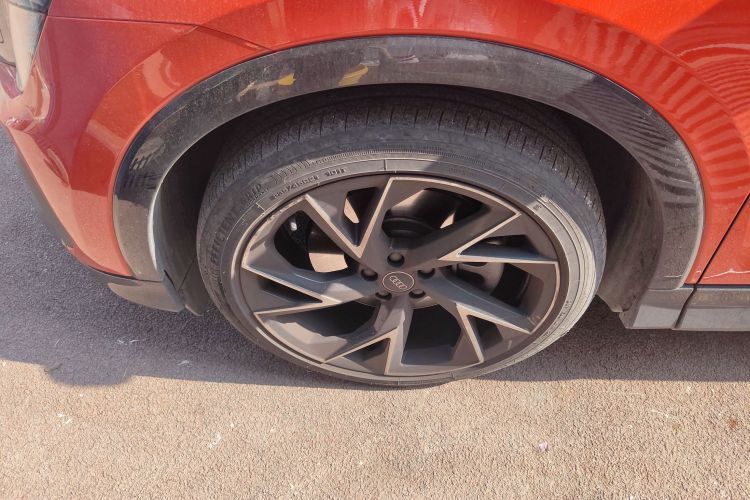 Audi Q5 e-tron 2022 #9 Audi Q5 e-tron 2022 صورة سيارة #9