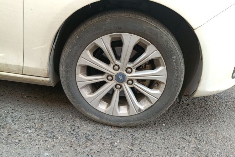 Ford Escort 2016 #9 Ford Escort 2016 car image #9