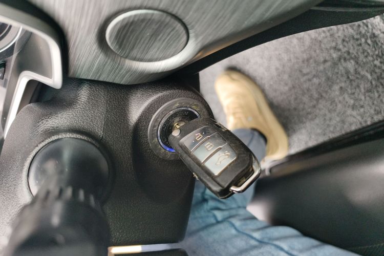 Vision X3 2017 car image #9