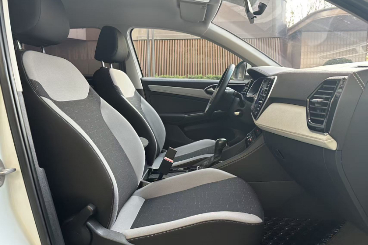 VS5 2023 car image #9