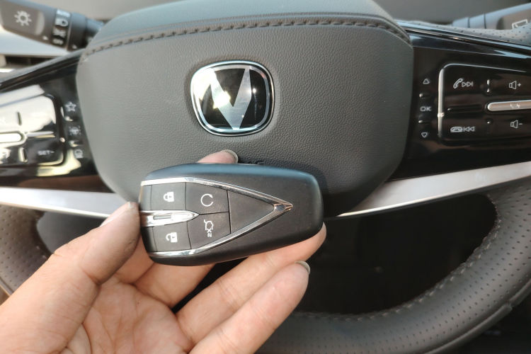 Changan UNI-K iDD 2025 #9 Changan UNI-K iDD 2025 immagine di auto #9