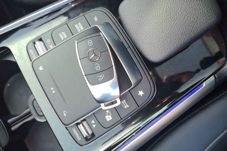 Mercedes-Benz EQA Class 2023 صورة سيارة #9