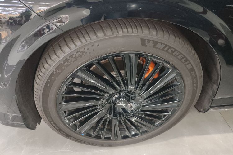 Xpeng G9 2025 immagine di auto #9