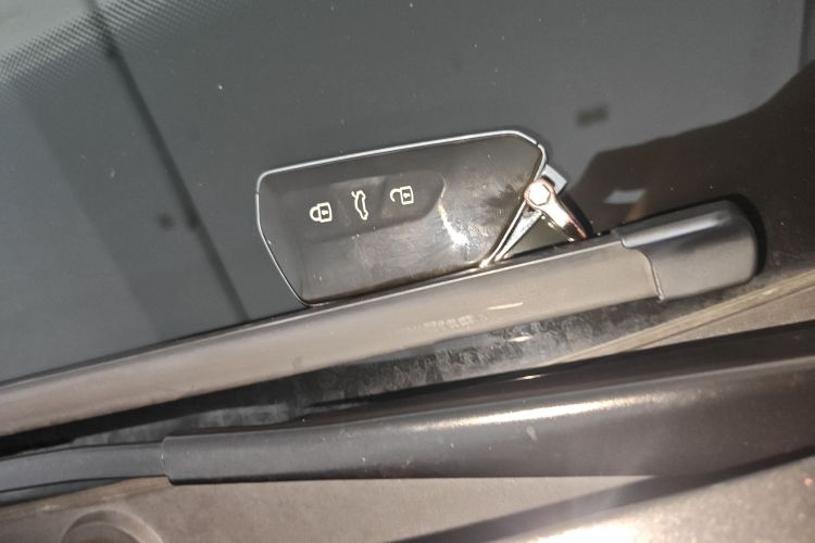 Volkswagen GolfGTI 2021 car image #9