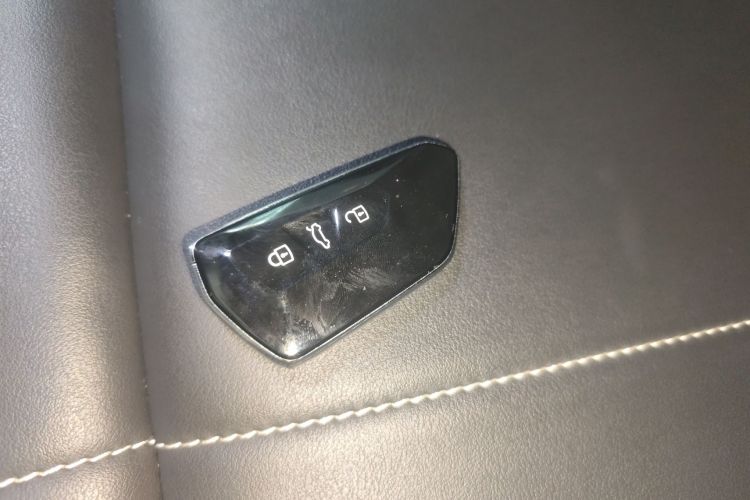 Volkswagen ID.4 X 2022 #9 Volkswagen ID.4 X 2022 صورة سيارة #9