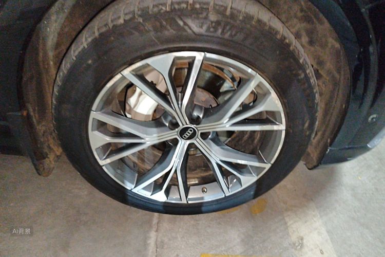 Audi Q8 2021 car image #9