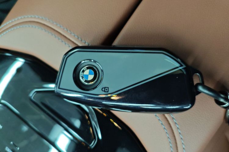 BMW i5 2024 immagine di auto #9