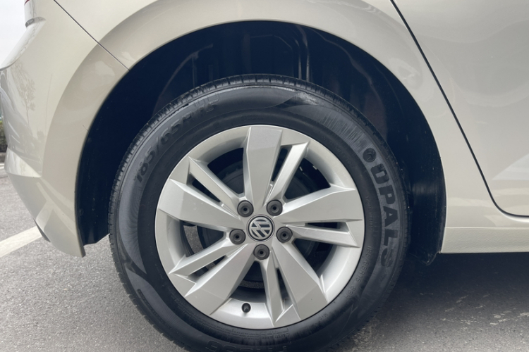 Volkswagen Polo 2019 car image #9