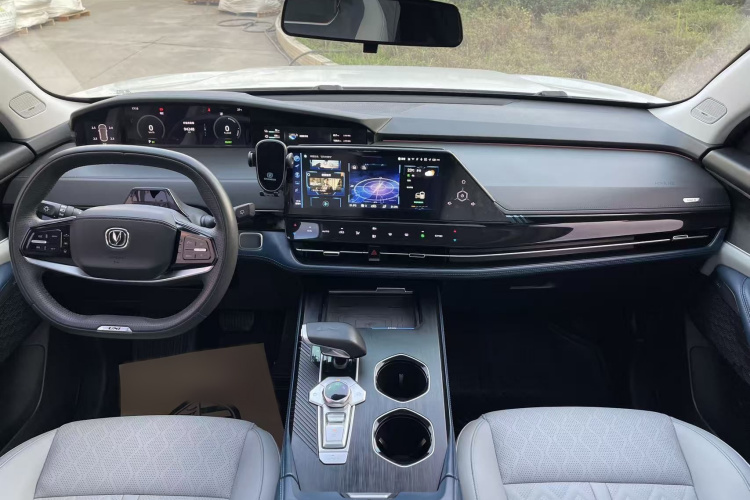 Changan UNI-K iDD 2022 car image #9