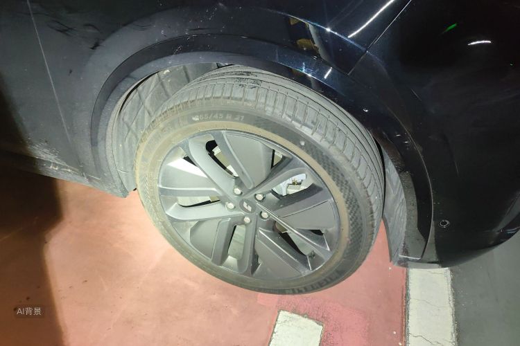 Li L8 2024 изображение автомобиля #9