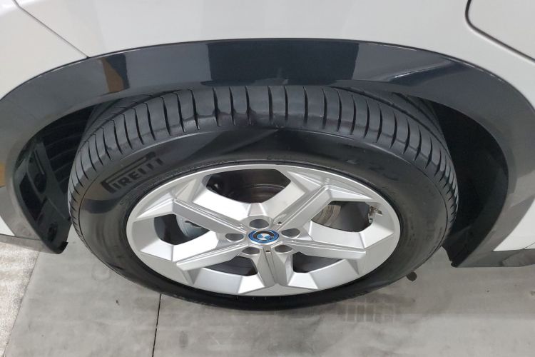 BMW iX1 2024 صورة سيارة #9