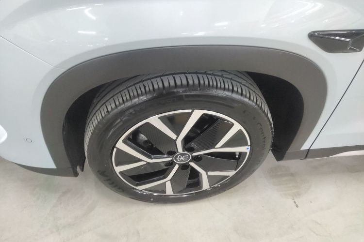 BYD SongL DM-i 2025 #9 BYD SongL DM-i 2025 car image #9