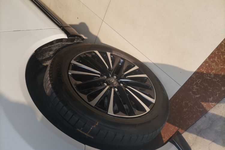 Toyota Venza 2023 immagine di auto #9