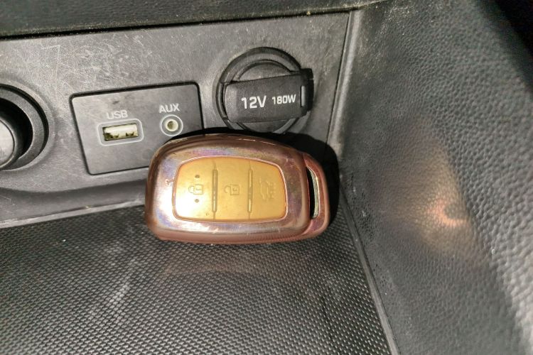 Hyundai ix25 2016 car image #9