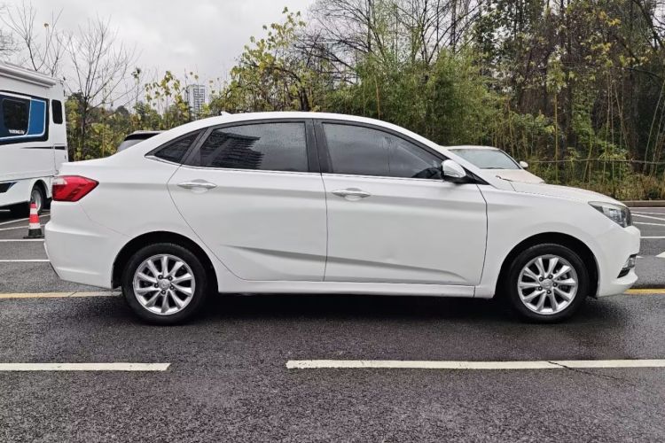Changan Alsvin V7 2016 car image #9