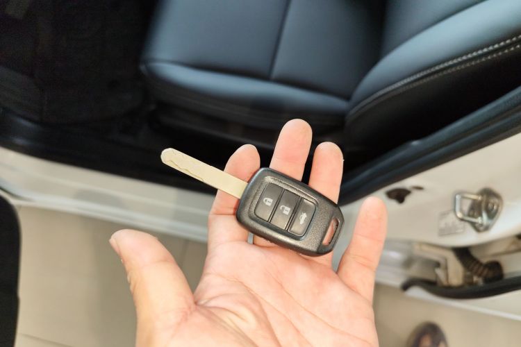 Honda Greiz 2016 صورة سيارة #9