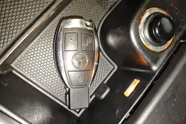 Mercedes-Benz GLK Class 2015 car image #9