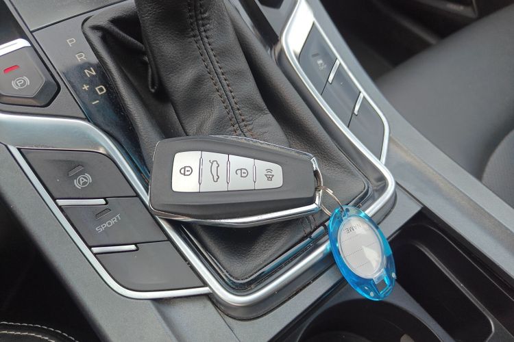 GEELY Emgrand 2019 car image #9