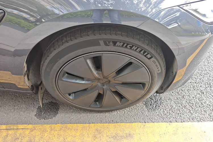 Tesla Model 3 2024 car image #9