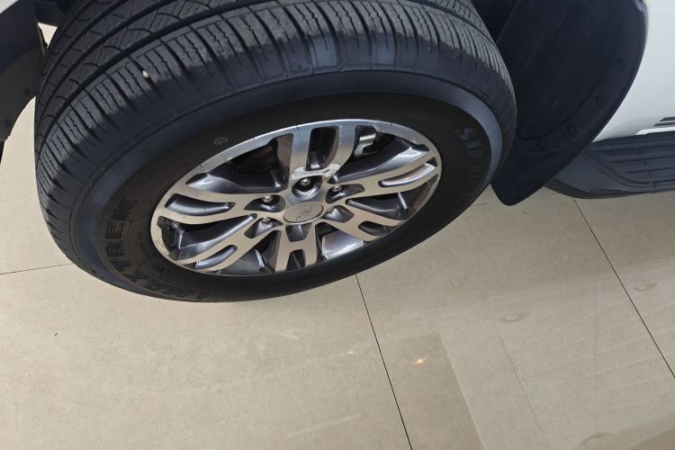 Ford Everest 2018 immagine di auto #9