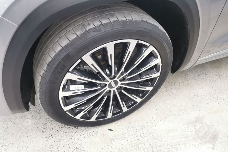 GEELY 2025 #9 GEELY 2025 car image #9