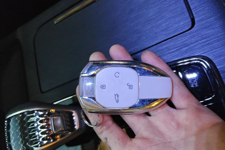 GAC Trumpchi ES9 2023 car image #9