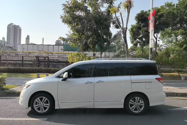 Nissan Quest 2016 imagen de coche #9