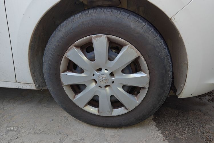 Peugeot 301 2016 car image #9