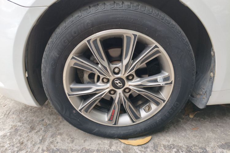 Hyundai Sonata 2014 car image #9