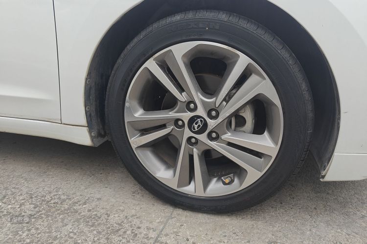 Hyundai Elantra AD 2019 image de voiture #9