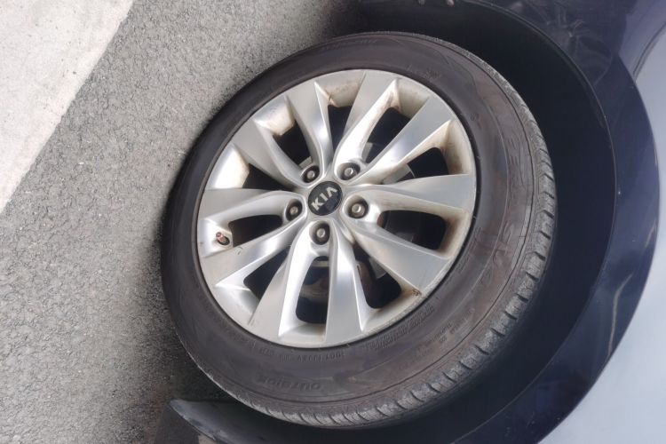 Kia K5 2017 car image #9