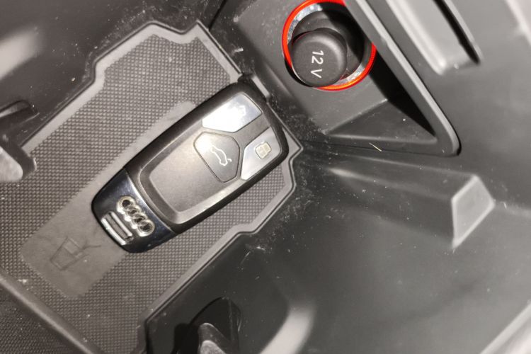 Audi TT 2017 car image #9