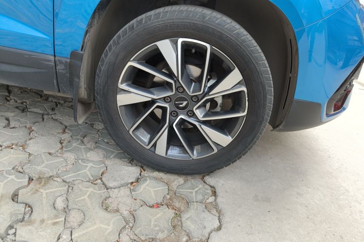 VS5 2023 car image #9