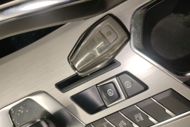 GEELY Coolray 2019 صورة سيارة #9