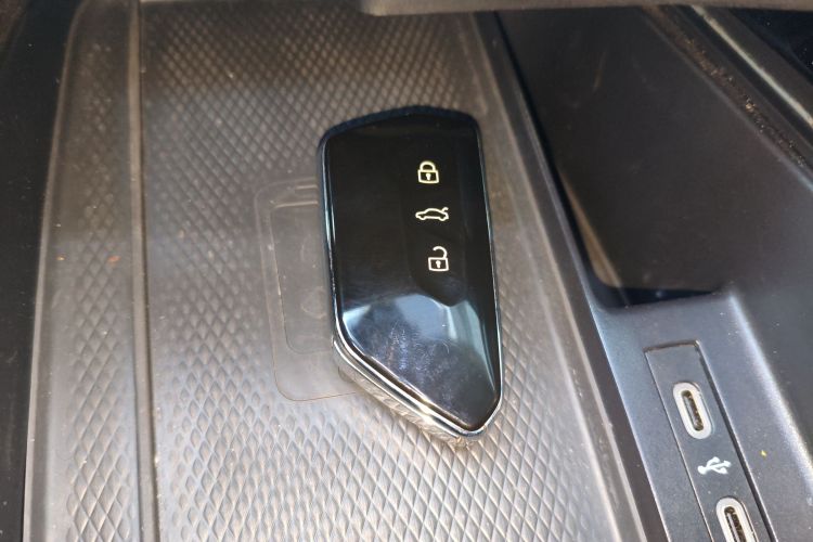 Volkswagen ID.6 Crozz 2022 #9 Volkswagen ID.6 Crozz 2022 immagine di auto #9