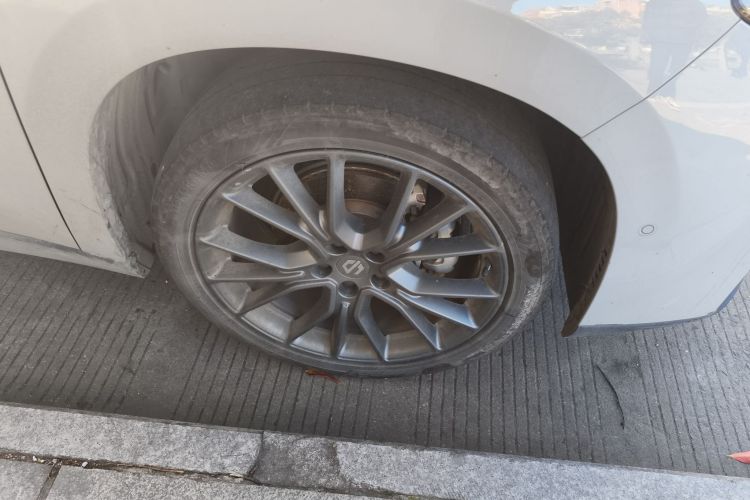 零跑汽车 零跑C10 2024 汽车图片 #9