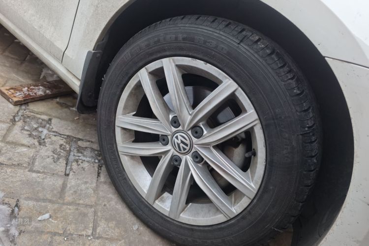 Volkswagen Golf 2018 car image #9