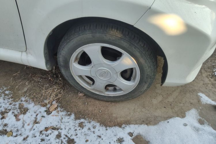 BYD F0 2016 car image #9