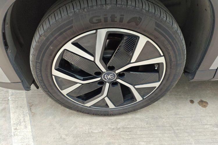 BYD SongL DM-i 2025 car image #9