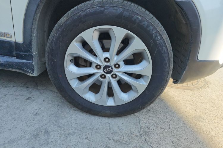 Kia Sorento 2013 изображение автомобиля #9