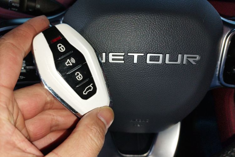 Jetour X70 PLUS 2023 car image #9