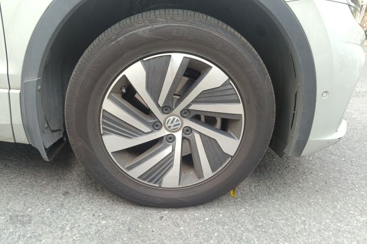 Volkswagen Tiguan L New Energy 2020 изображение автомобиля #9