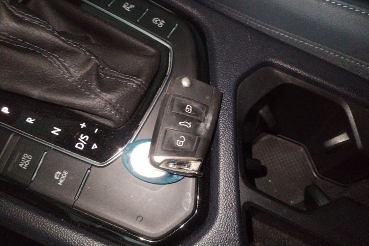 Volkswagen Tharu 2024 #9 Volkswagen Tharu 2024 immagine di auto #9