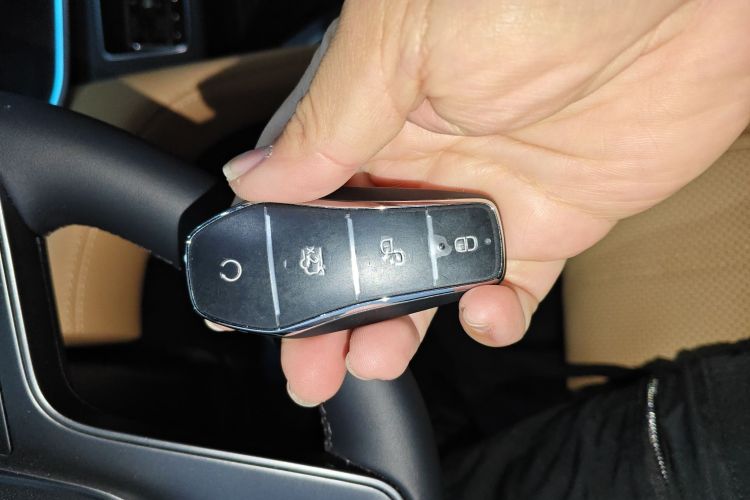 BYD SongL DM-i 2025 car image #9