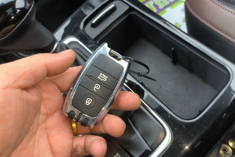 起亚 起亚K4 2018 汽车图片 #9