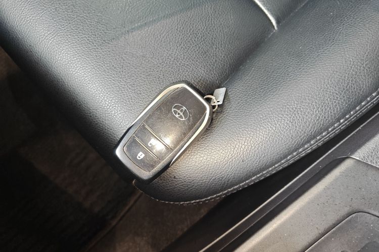 Toyota RAV4 2019 #9 Toyota RAV4 2019 car image #9