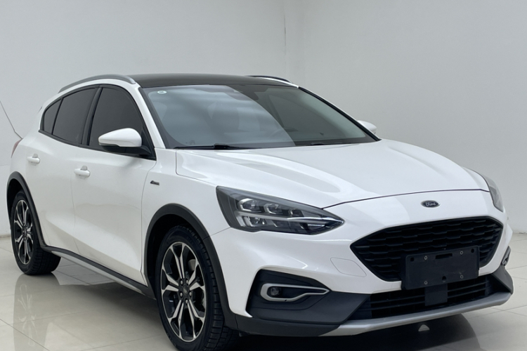 Ford Focus Active 2020 #9 Ford Focus Active 2020 صورة سيارة #9