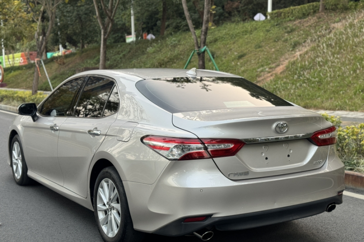 Toyota Camry 2022 car image #9
