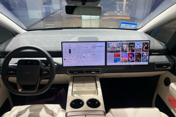 理想汽车 理想MEGA 2025 汽车图片 #9