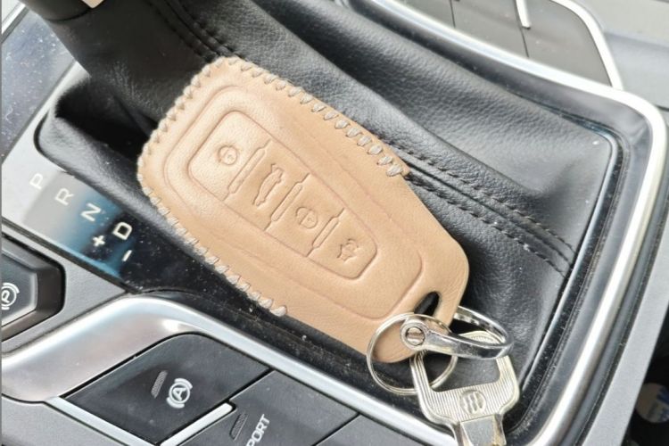 GEELY Emgrand 2019 car image #9